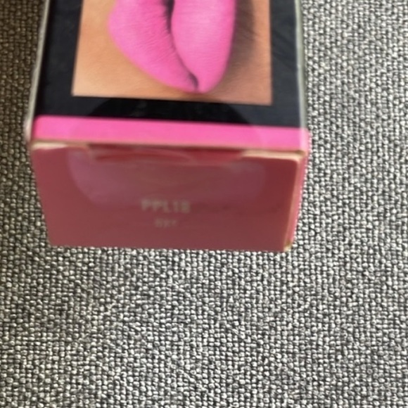 NYX Powder Puff Lippie Lip Cream Lipstick - BBY - Picture 4 of 4